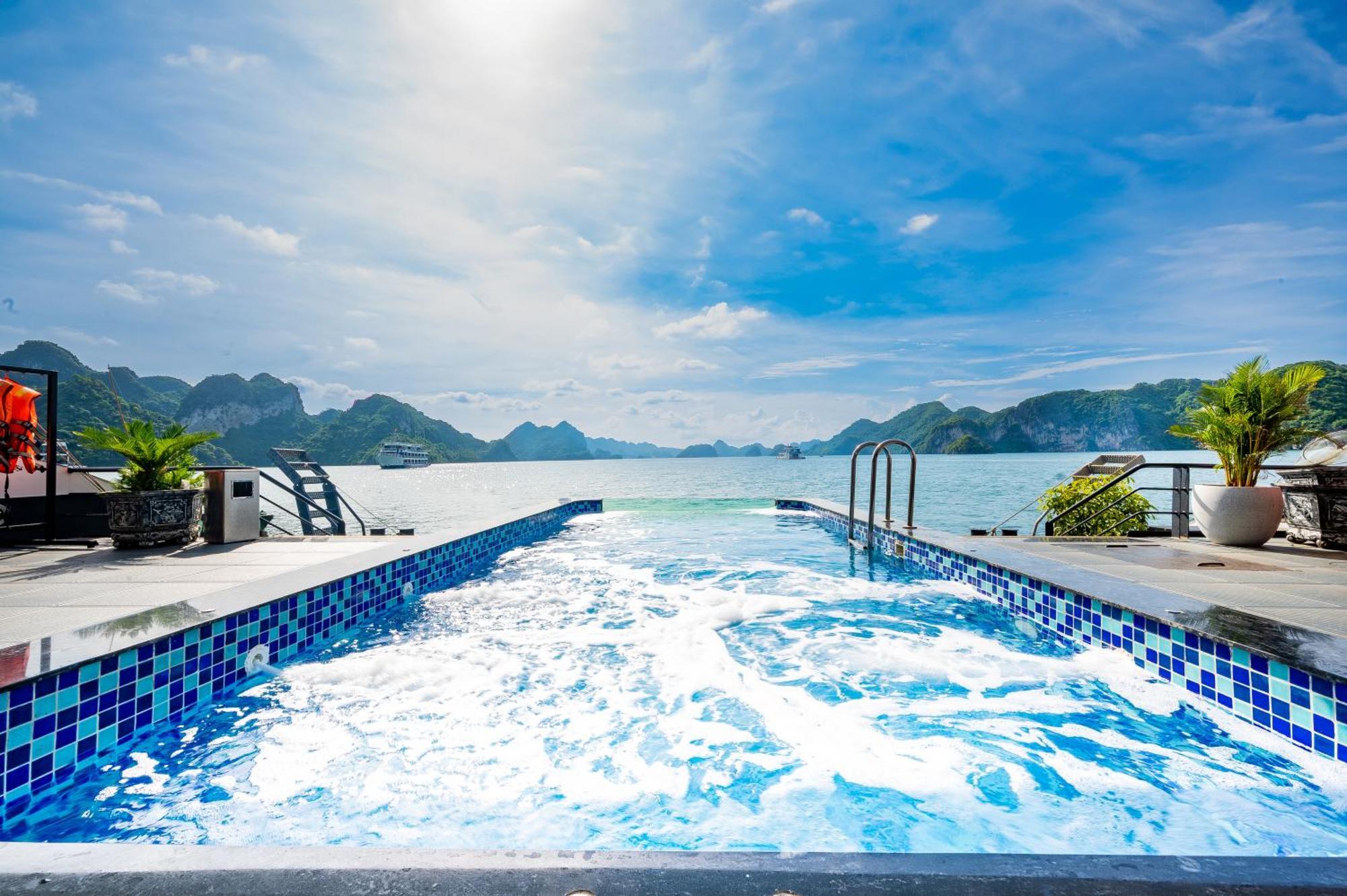 Hotel Velar Of The Sea Ha Long Exteriér fotografie