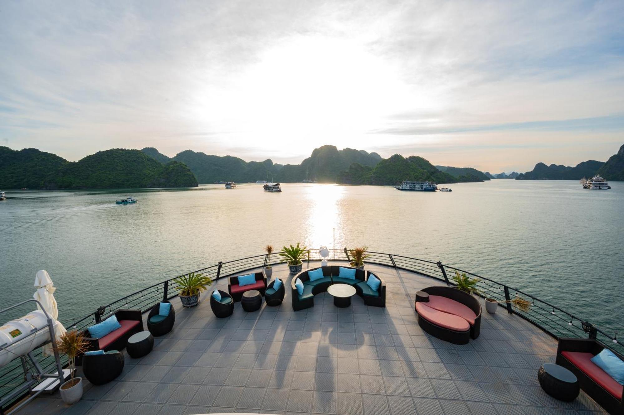 Hotel Velar Of The Sea Ha Long Exteriér fotografie