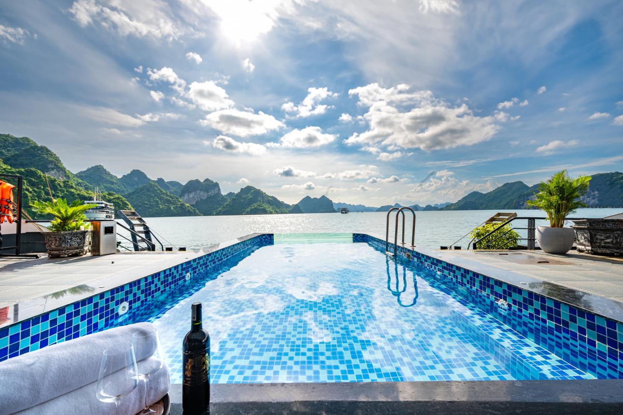 Hotel Velar Of The Sea Ha Long Exteriér fotografie